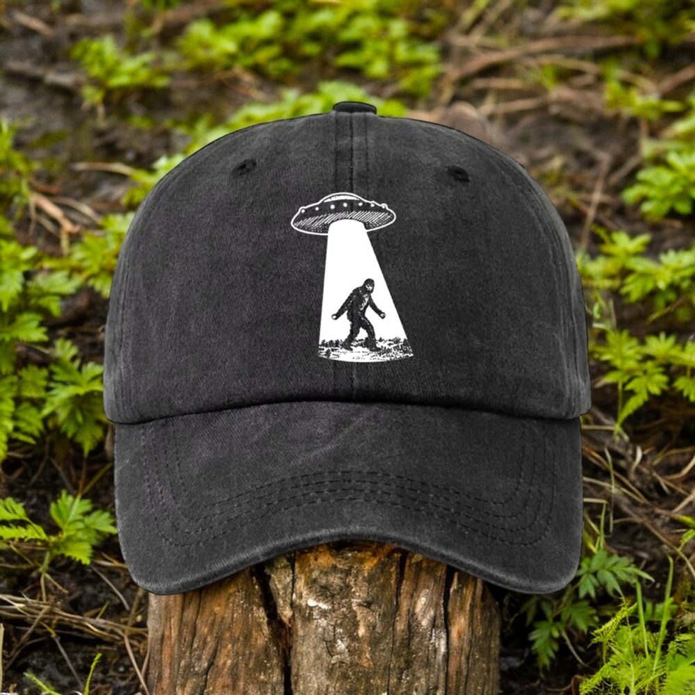 🆕 Distressed Vintage Washed Baseball Cap Bigfoot With UFO 🛸👽👣